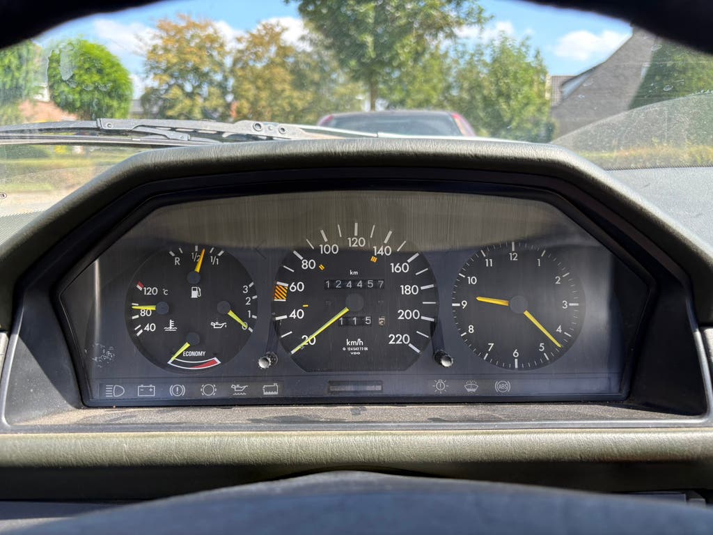 Mercedes-Benz W124 uit 1985 – Belastingvrij, foto 8