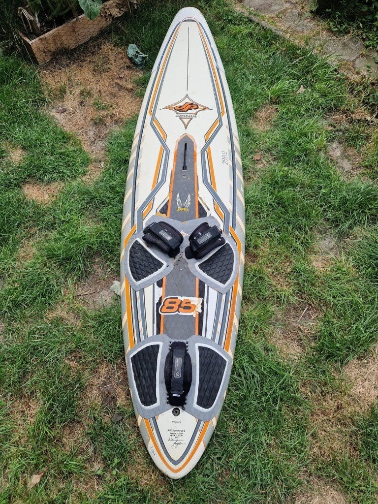JP Freestyle Wave 85L (met boardbag en voetbanden), Watersport en Boten, Windsurfen, Ophalen, Gebruikt, Met draagtas, Minder dan 250 cm