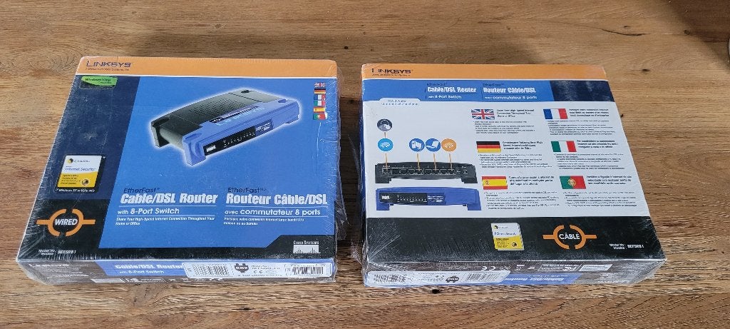 2 x nieuwe Linksys 8 poorts router, Computers en Software, Netwerk switches, Ophalen of Verzenden, Nieuw