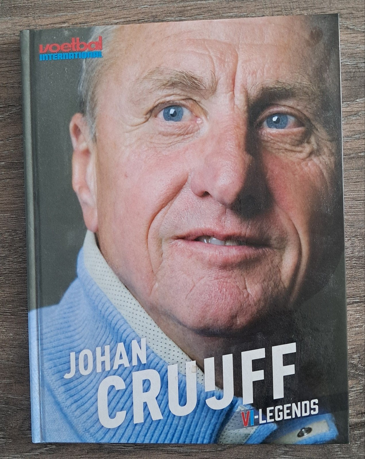 Johan Cruijff VI-Legends Boek - Voetbal International, Ophalen of Verzenden, Zo goed als nieuw, Ajax, Boek of Tijdschrift