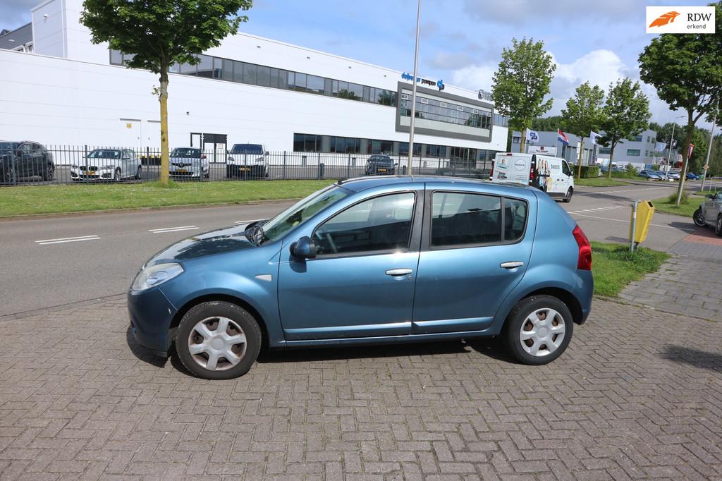 Dacia Sandero 1.4 Lauréate / LEES TEKST / READ TEXT ! ! !, Voorwielaandrijving, 1011 kg, 4 cilinders, Blauw