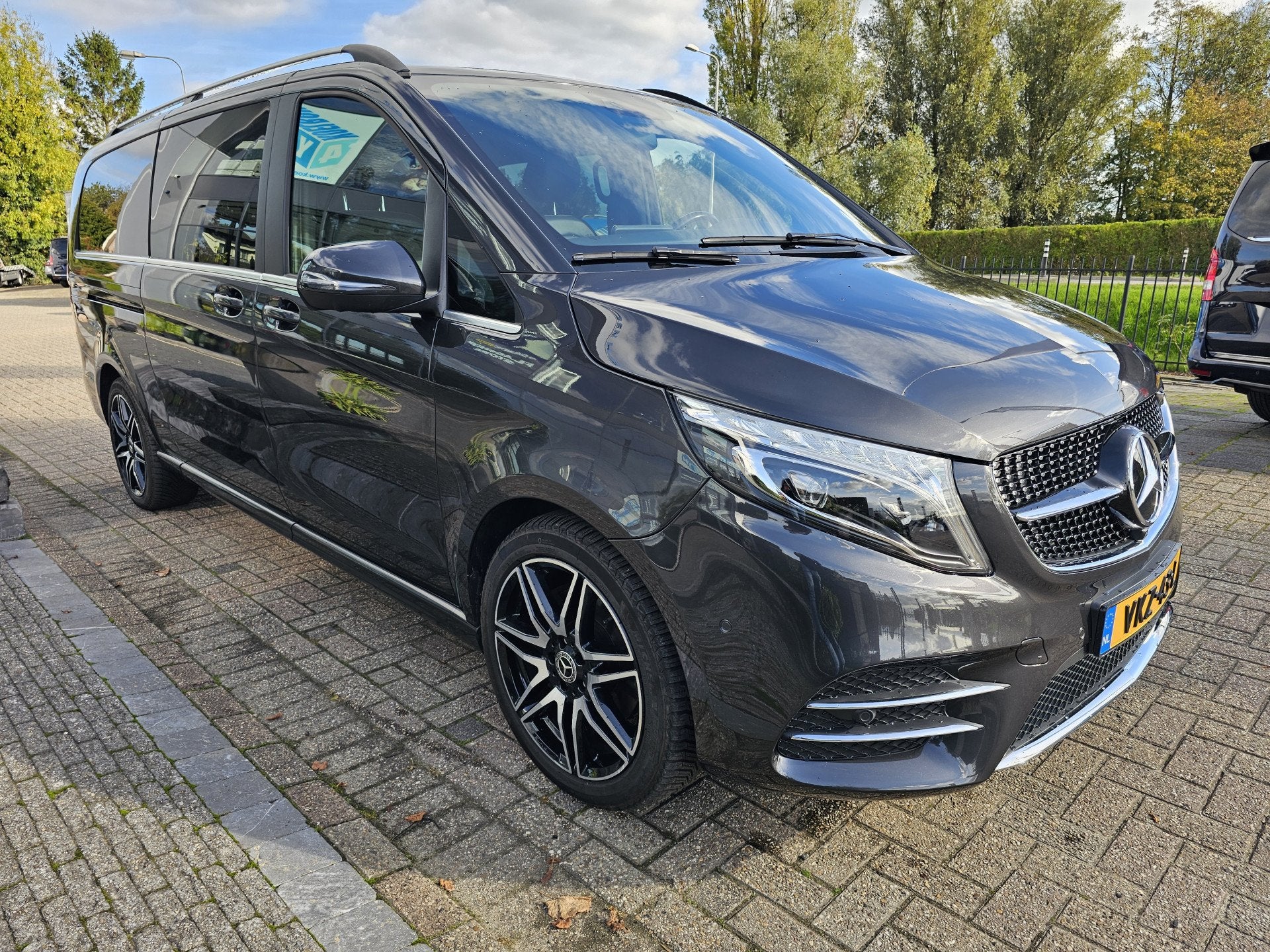 Mercedes-Benz V-Klasse 300d Extra Lang DC Avantgarde Edition, Auto's, Dealer onderhouden, Achterwielaandrijving, Gebruikt, 4 cilinders
