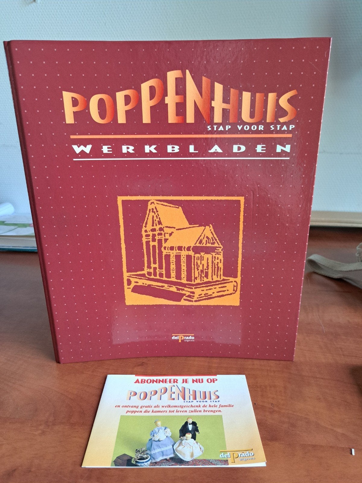 poppenhuis delprado. 1998 / 1999. niet de hoofdprijs . m bod, Ophalen of Verzenden, Zo goed als nieuw, Poppenhuis