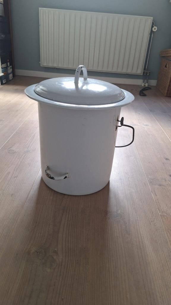 Vintage geëmailleerde po met deksel, Ophalen