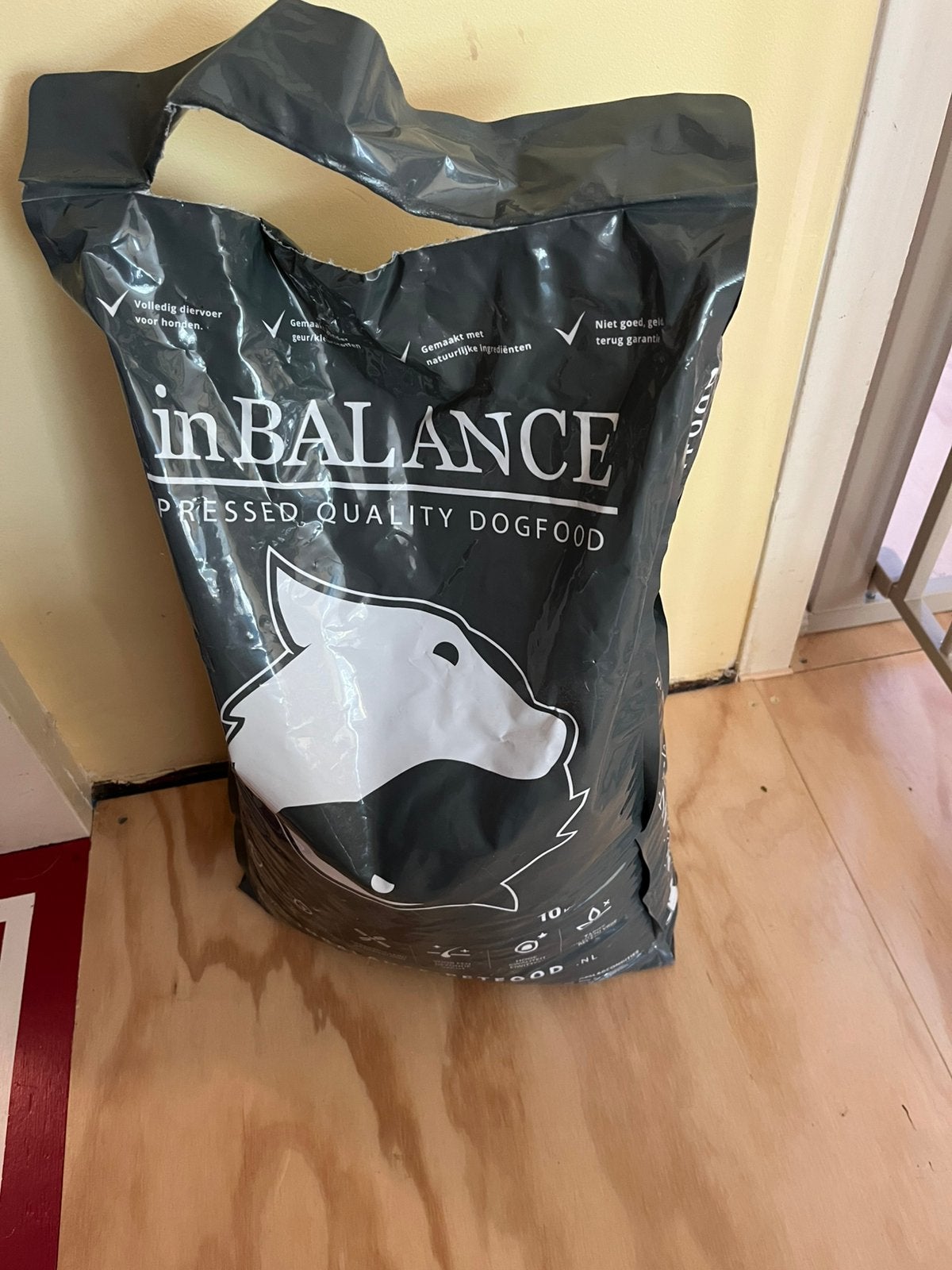 Honden brokken van in balance, Ophalen, Nieuw