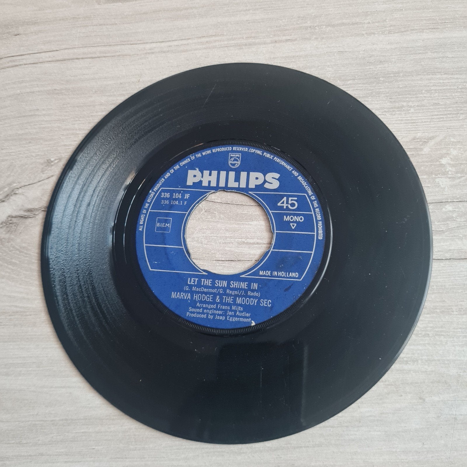 Marva Hodge & The Moody Sec - Let The Sun Shine In (vinyl), Gebruikt, 7 inch, Ophalen of Verzenden, Pop
