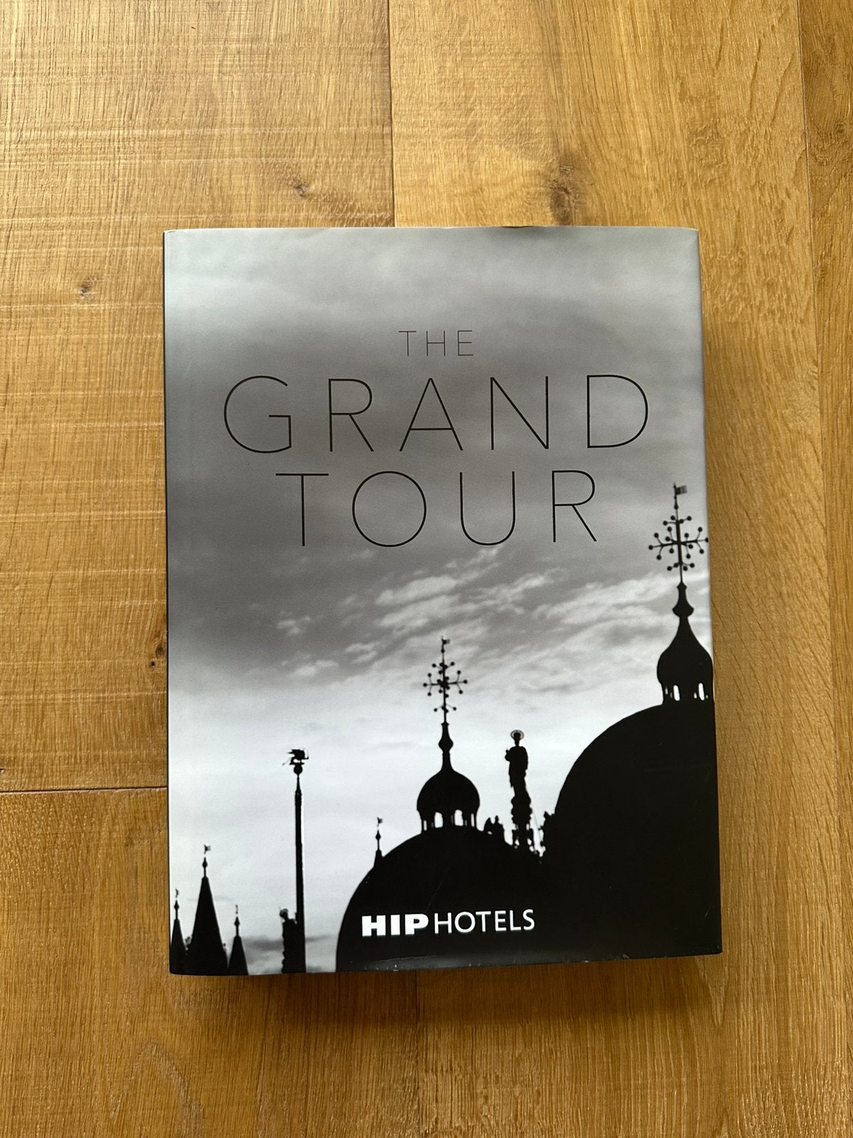 The Grand Tour - HIP Hotels -NIEUW-, Ophalen of Verzenden, Nieuw, Overige onderwerpen
