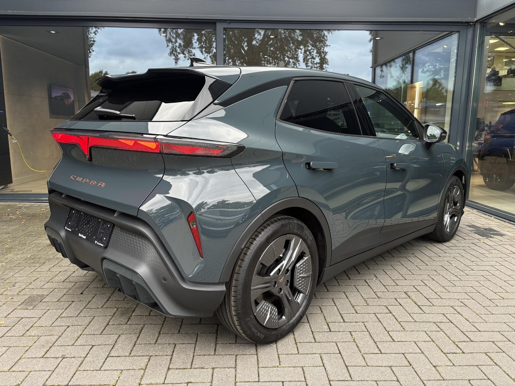 CUPRA Raval Essential 39 kWh 135 PK | Parkeersensoren achter, Auto's, Dealer onderhouden, Zwart, Blauw, 39 kWh