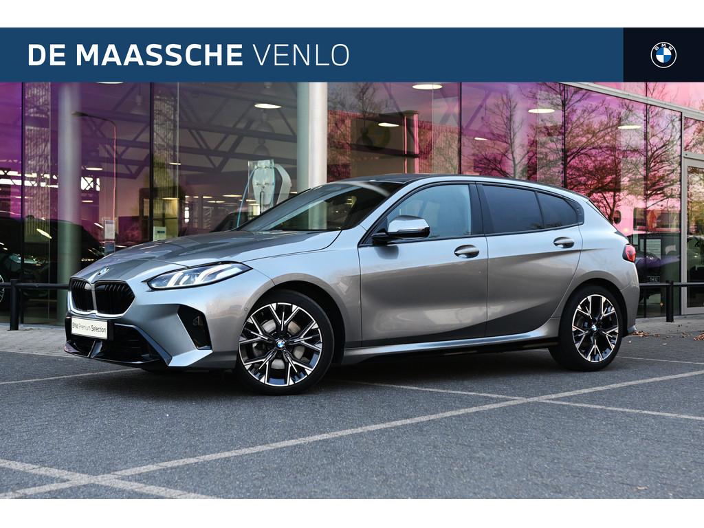 BMW 1 Serie 120 M Sport Automaat / Sportstoelen / M Adaptief, Auto's, BMW, Gebruikt, 156 pk, Met garantie (alle), Origineel Nederlands