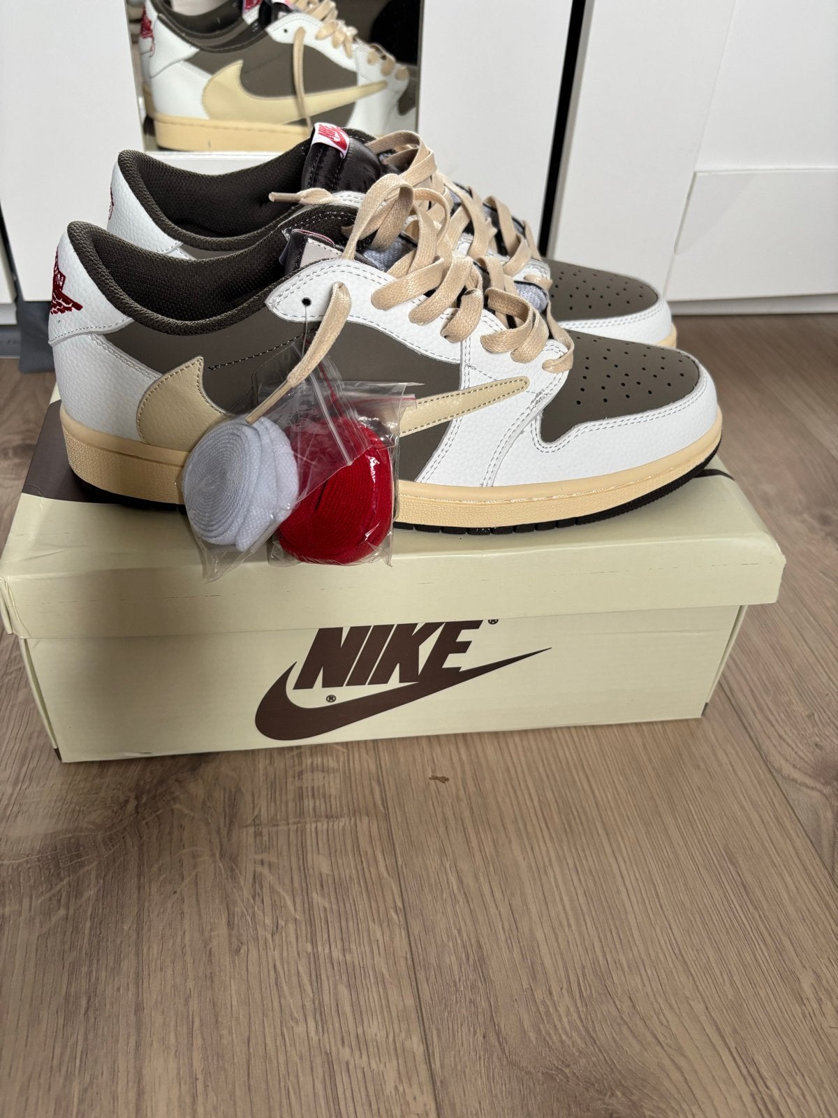 Nike Air Jordan 1 Low OG SP Travis Scott Olive Maat 45, Ophalen of Verzenden, Nieuw, Overige kleuren, Sneakers of Gympen