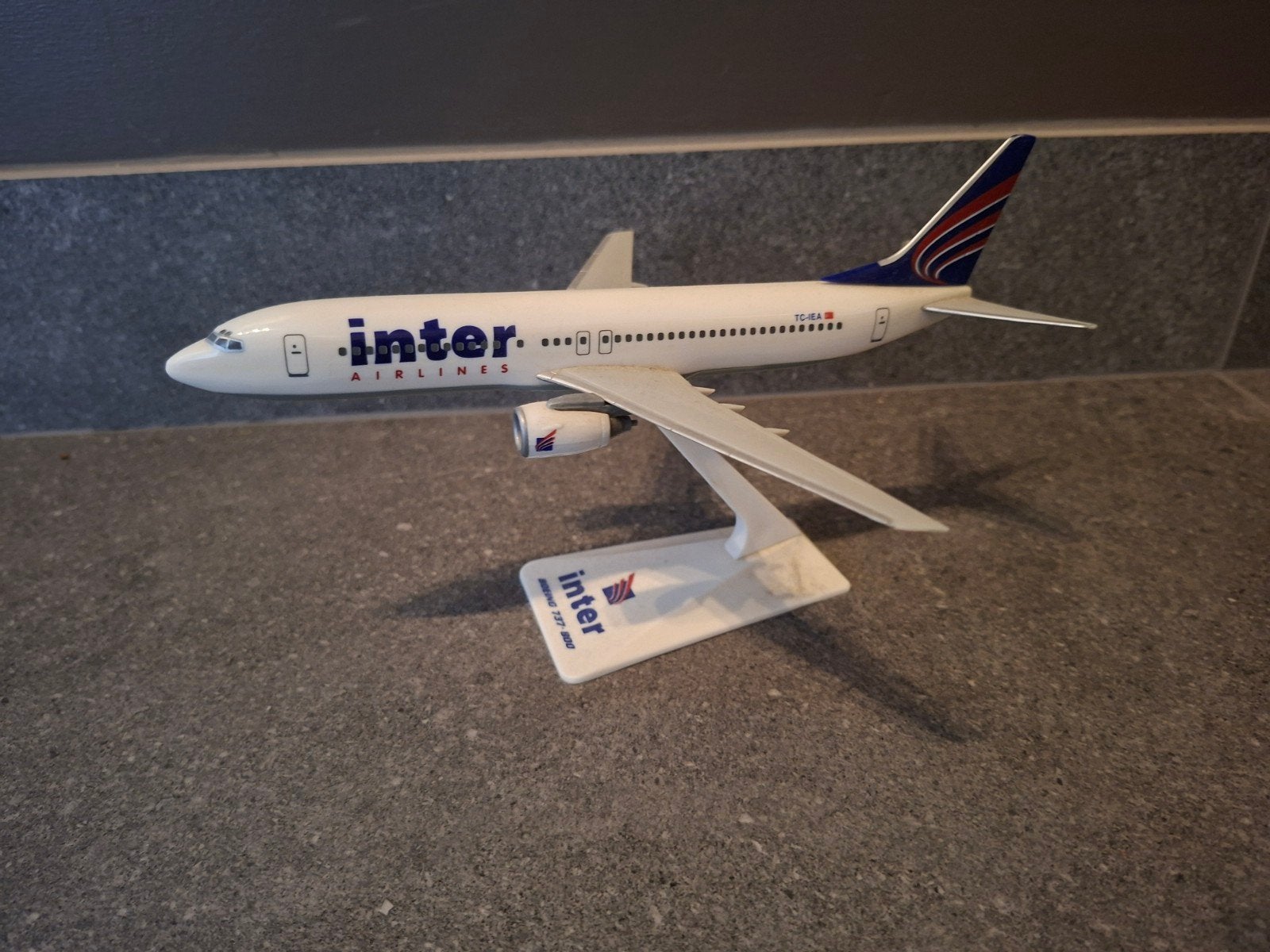 Inter Airlines Boeing 737 schaalmodel, 1:144 tot 1:200, Zo goed als nieuw, Vliegtuig, Ophalen