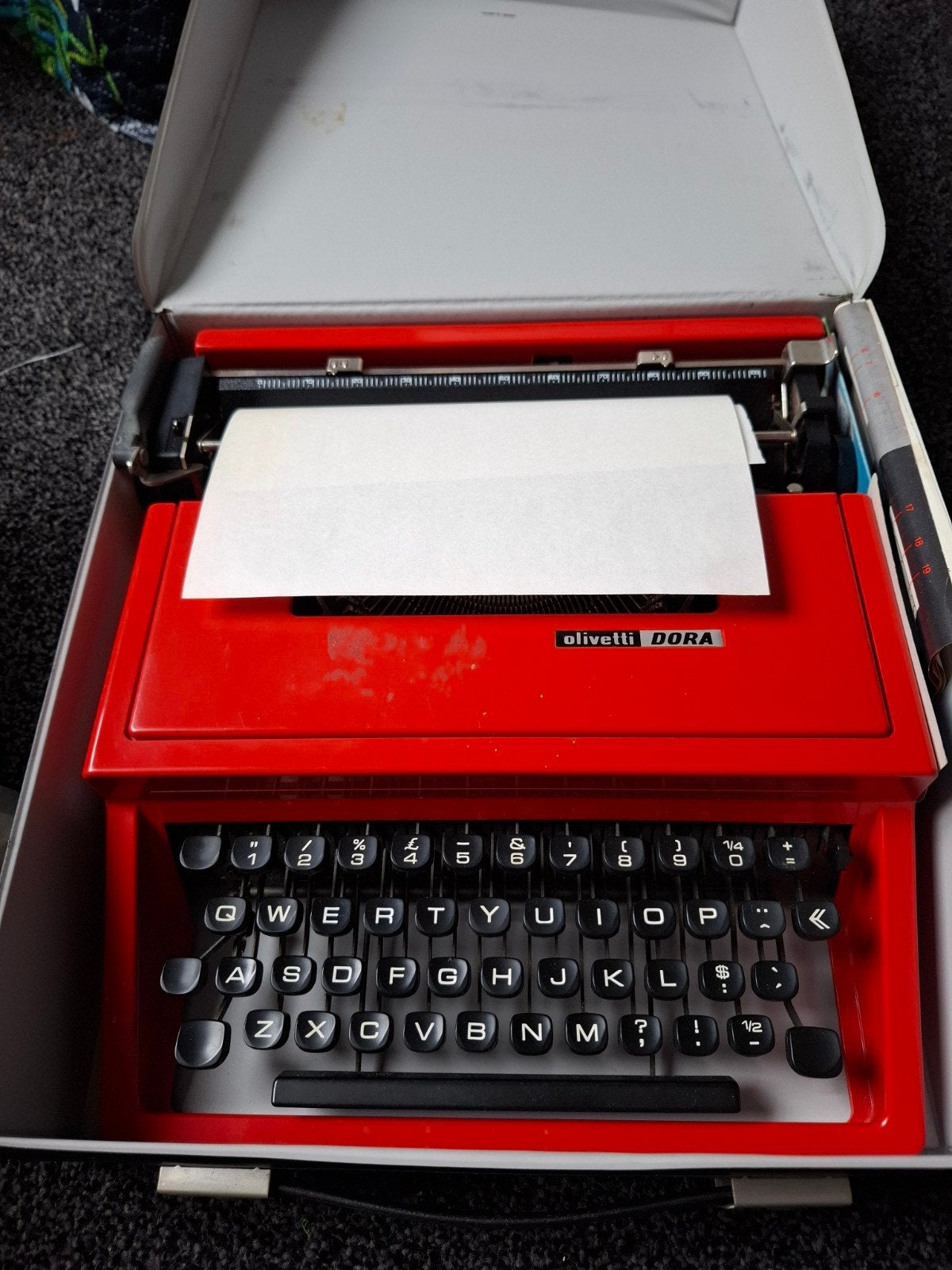 Typemachine Olivetti DORA, Diversen, Typemachines, Ophalen