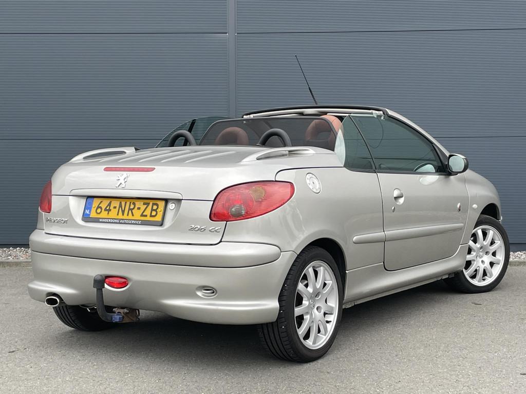 Peugeot 206 CC 2.0-16V Roland Garros | Nette onderhouden aut, Gebruikt, 4 cilinders, Cabriolet, 4 stoelen