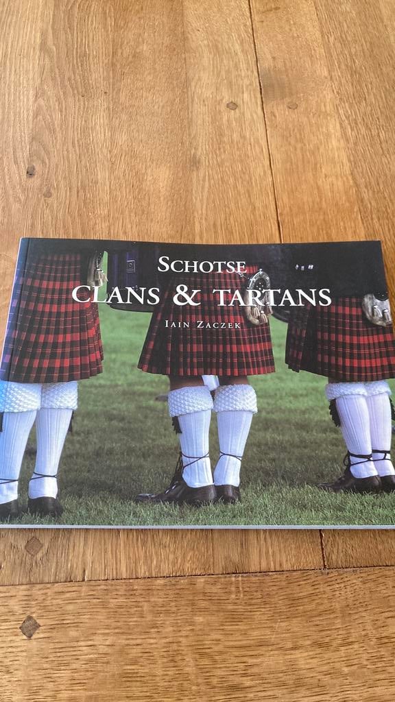 Schotse Clans & Tartans - Iain Zaczek, Ophalen of Verzenden, Zo goed als nieuw