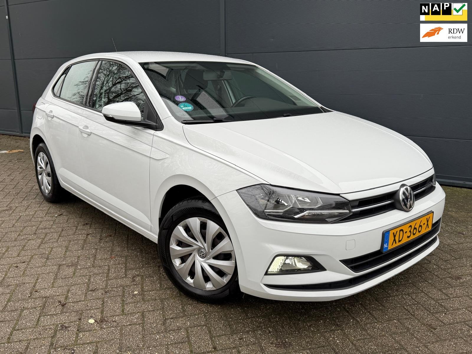 Volkswagen Polo 1.0 TSI Comfortline/Navi/Carplay/Airco/cruis, Voorwielaandrijving, 40 €/maand, Euro 6, Wit