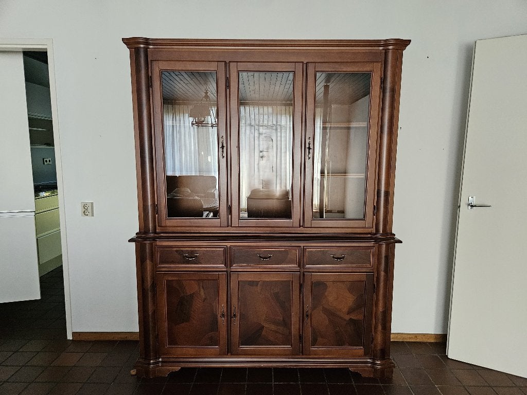 Klassieke vitrinekast met dressoir, Ophalen, Gebruikt, Landelijk klassiek, 100 tot 150 cm