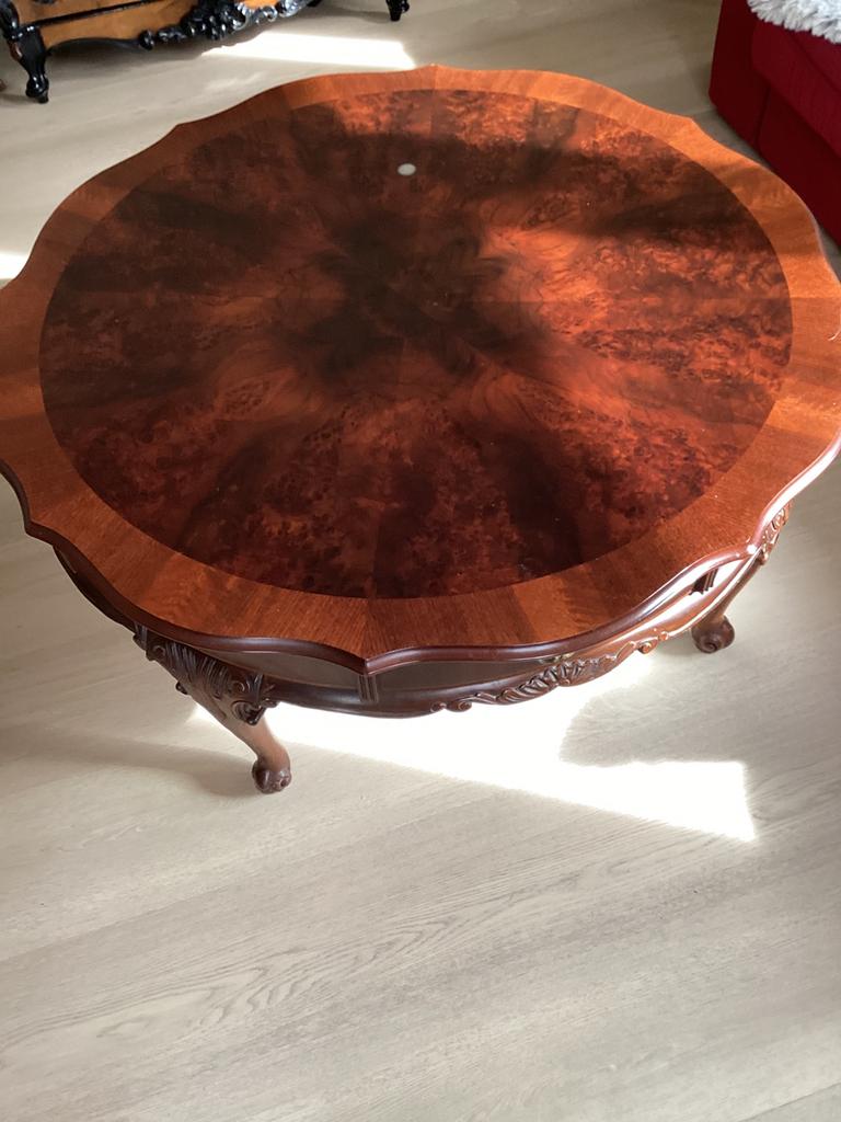 Mahanie salontafel, Ophalen