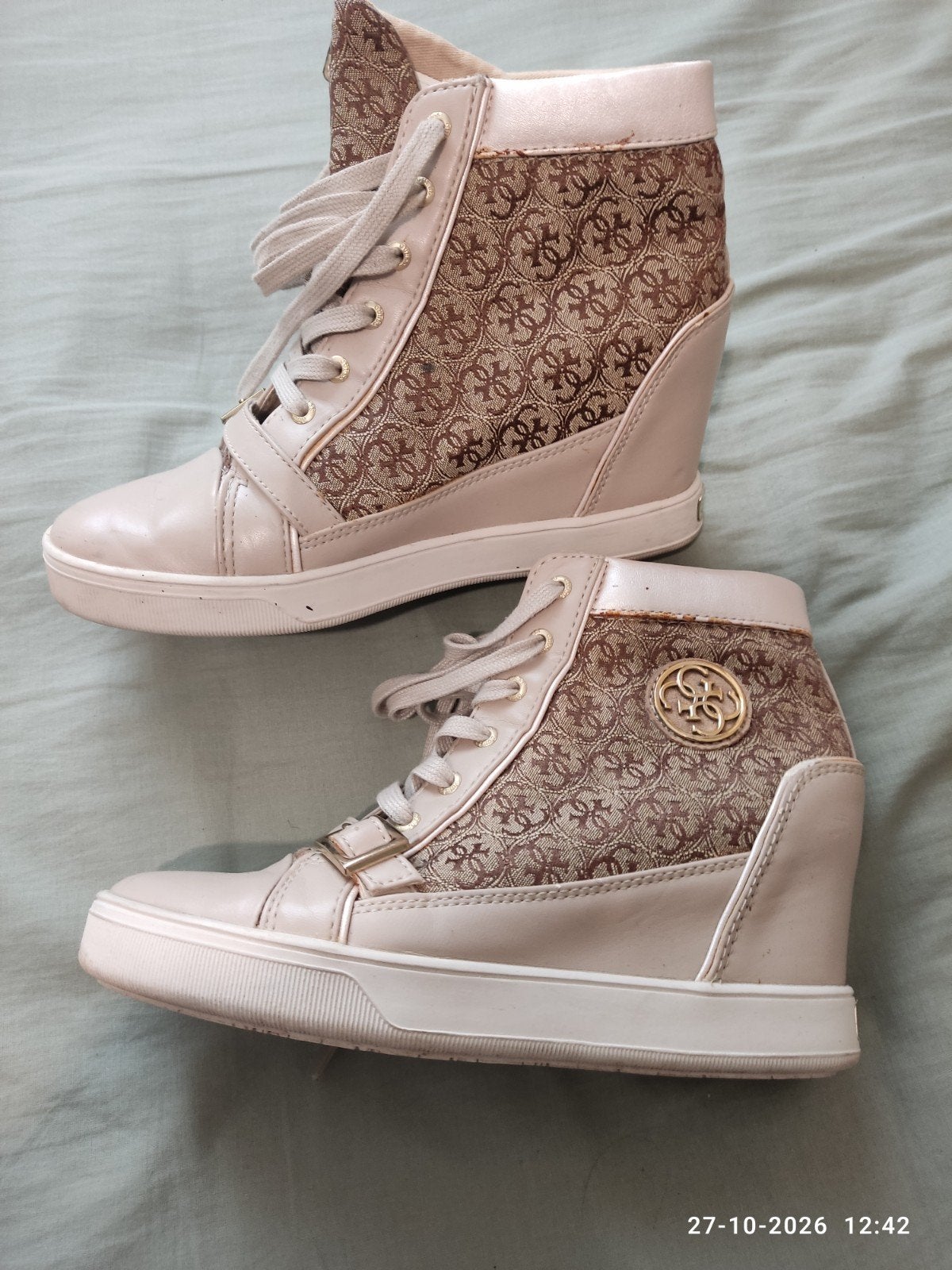 Guess sneakers met sleehak - Maat 39, Ophalen, Guess, Beige, Sneakers of Gympen