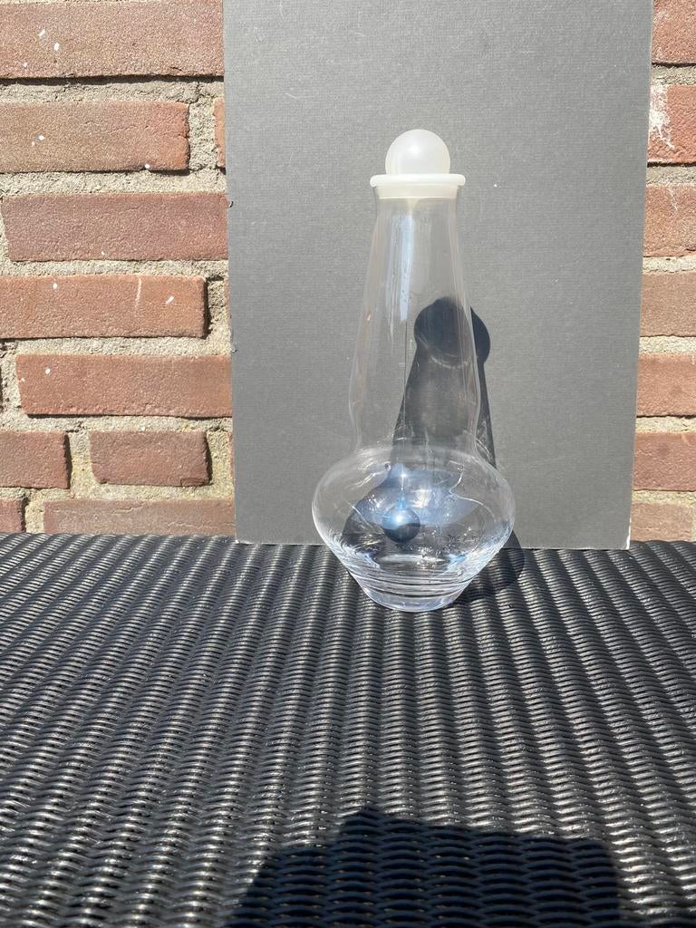 Glazen karaf met kogel, ontwerp Perneille Vea,  Danmark, Ophalen of Verzenden