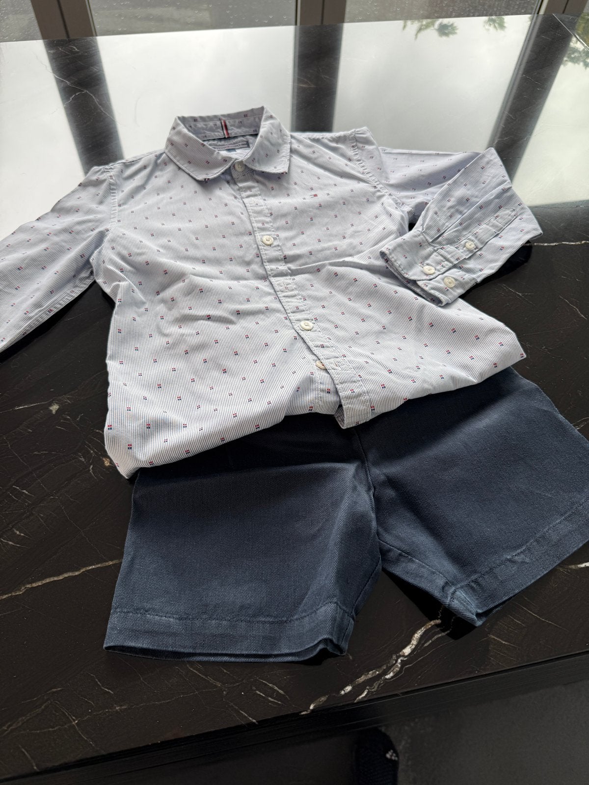 Tommy Hilfiger shirt en Club Cinq linnen korte broek 116, Kinderen en Baby's, Ophalen of Verzenden, Zo goed als nieuw, Jongen