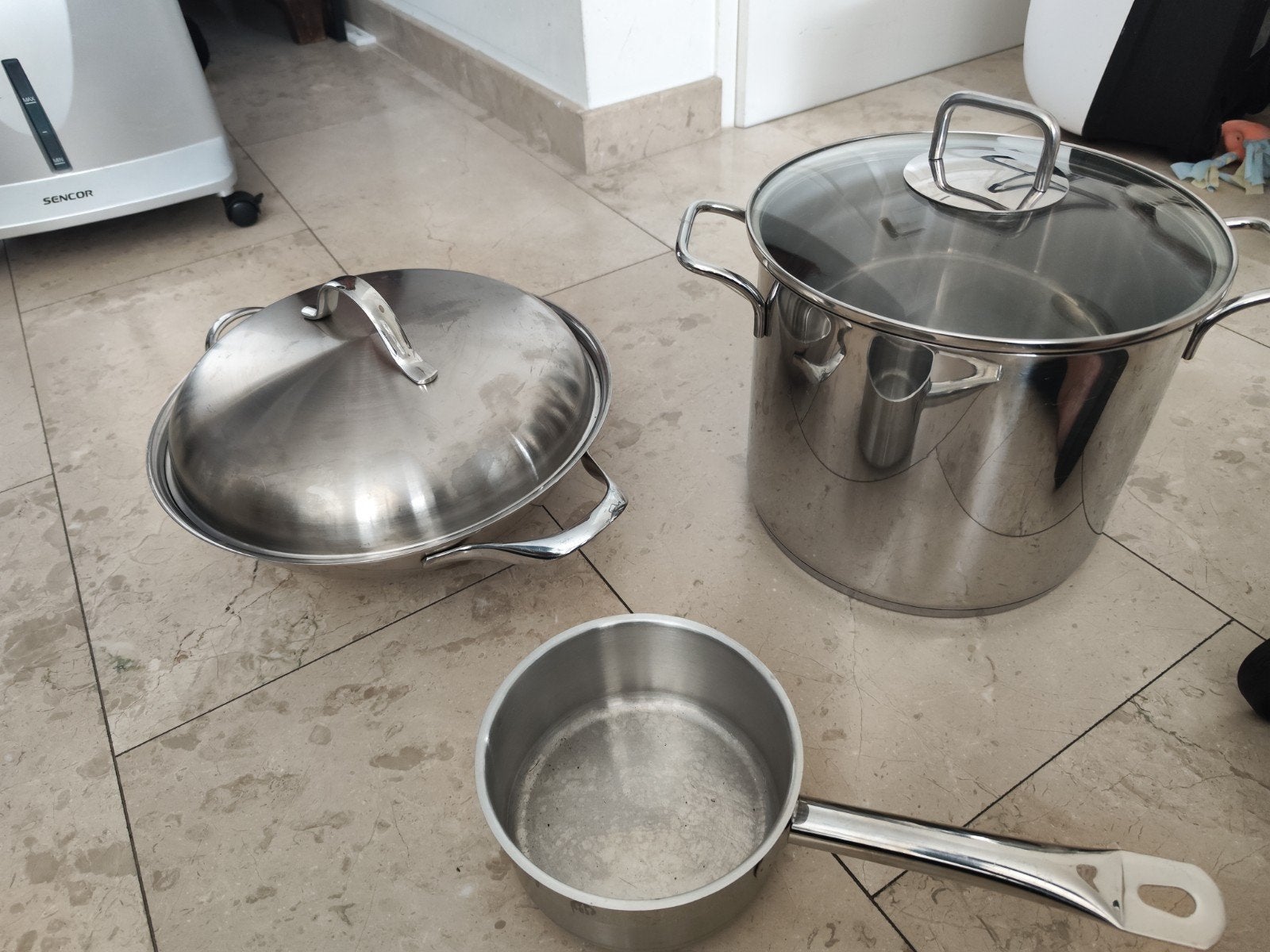 Pannen een wok een grote en steelpannetje, Ophalen of Verzenden, Gebruikt, Rvs, Wok