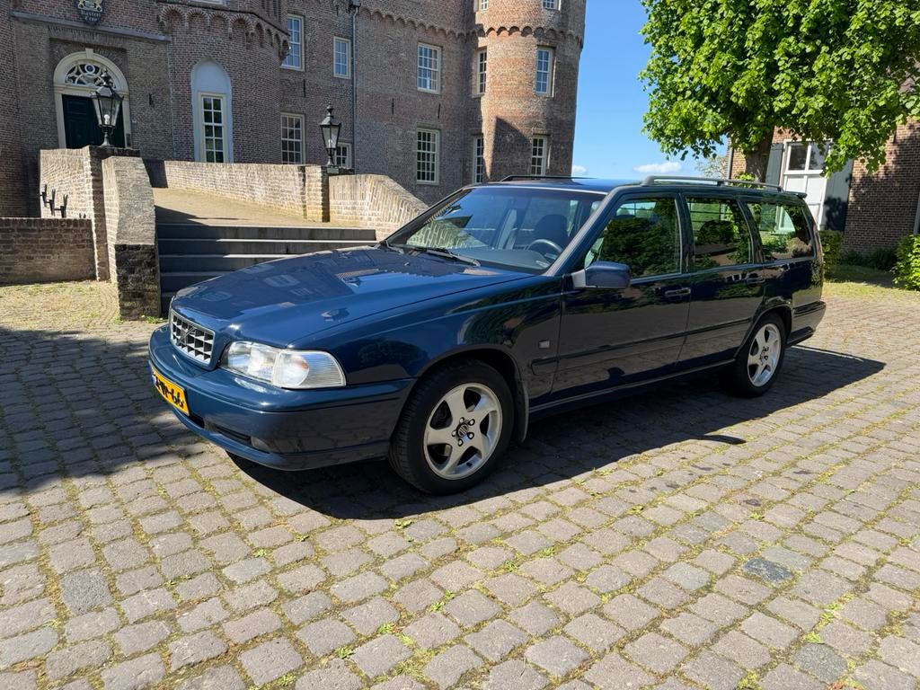 Volvo V70 2.5 20V 1998, slechts 238.000 km NAP!!, Auto's, Volvo, Voorwielaandrijving, 1440 kg, Zwart, Blauw