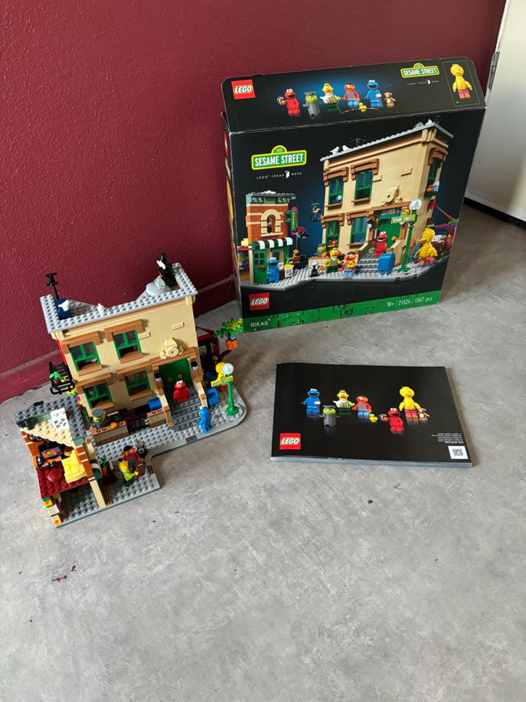 Lego Ideas Sesamstraat 21324 - Compleet met doos en boekje, Lego, Ophalen of Verzenden, Compleet, Complete set