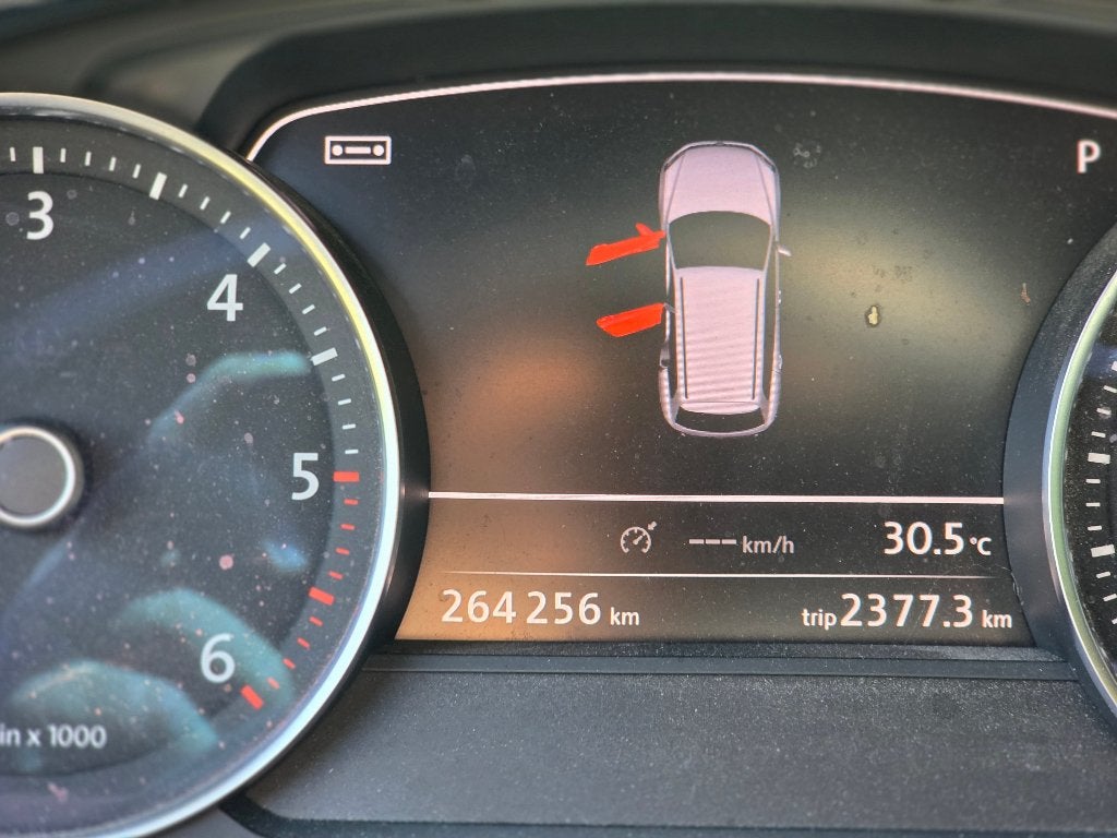Volkswagen Touareg 3.0 V6 TDI 176KW 4MOTION AUT 2011 Grijs, Auto's, Volkswagen, Automaat, Zwart, 255 €/maand, Diesel