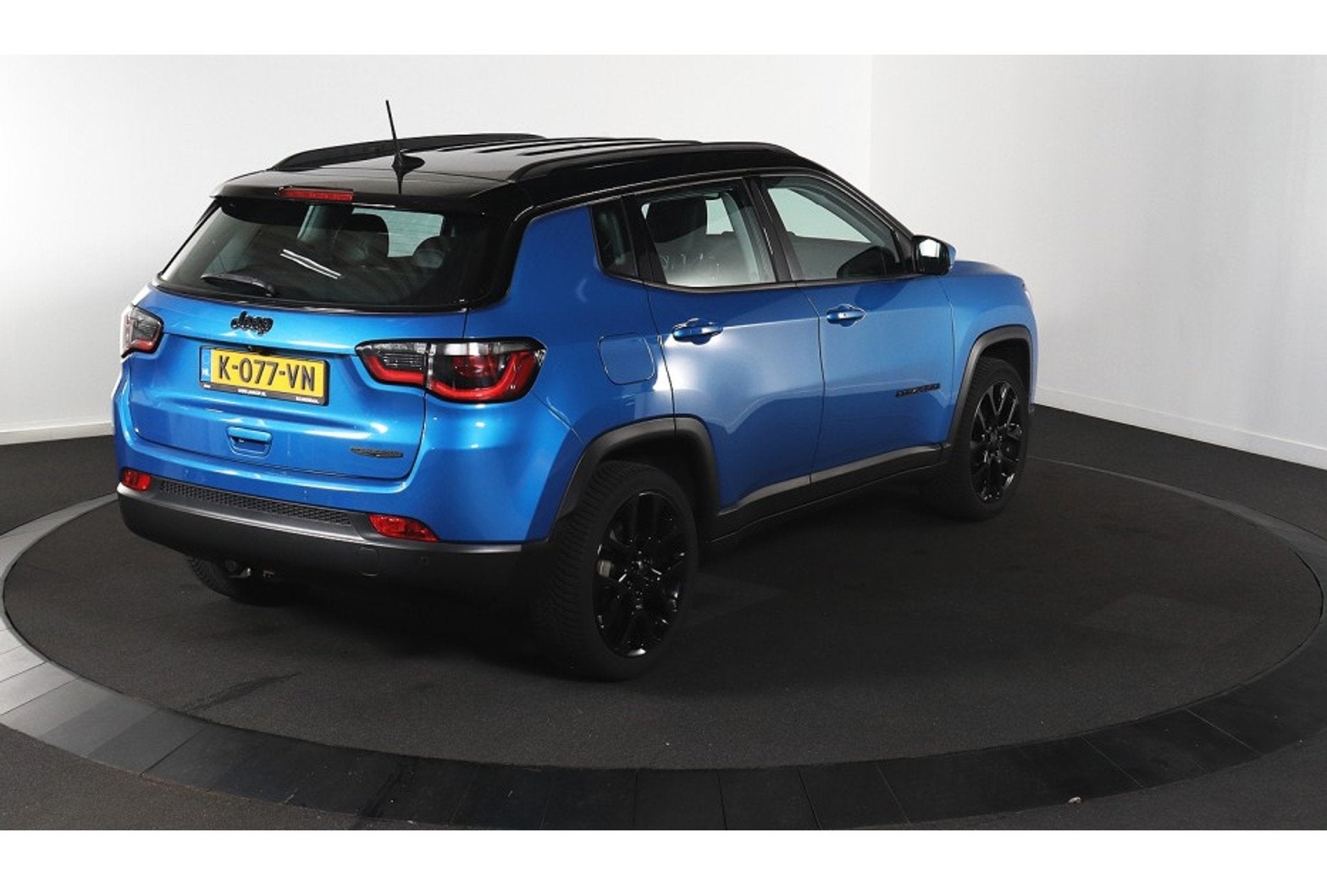 Jeep Compass 1.3T Night Eagle - Automaat - Navi - Climate -, Auto's, Dealer onderhouden, 4 cilinders, 150 pk, Blauw