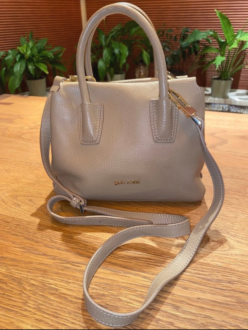 Gino Rossi Beige Genuine Leather Handbag – Perfect Condition, Ophalen of Verzenden, Zo goed als nieuw, Beige, Schoudertasje