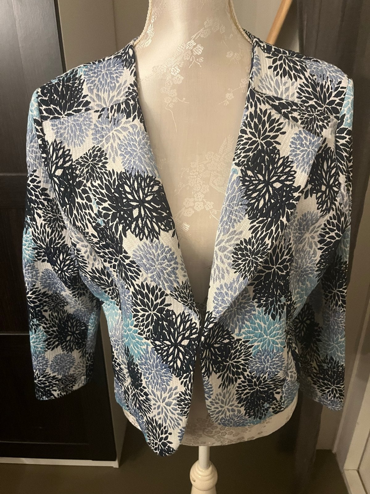 Wearhouse Essential Jasje met bloemenprint - Maat XL, Kleding | Dames, Blauw, Maat 46/48 (XL) of groter, Ophalen of Verzenden