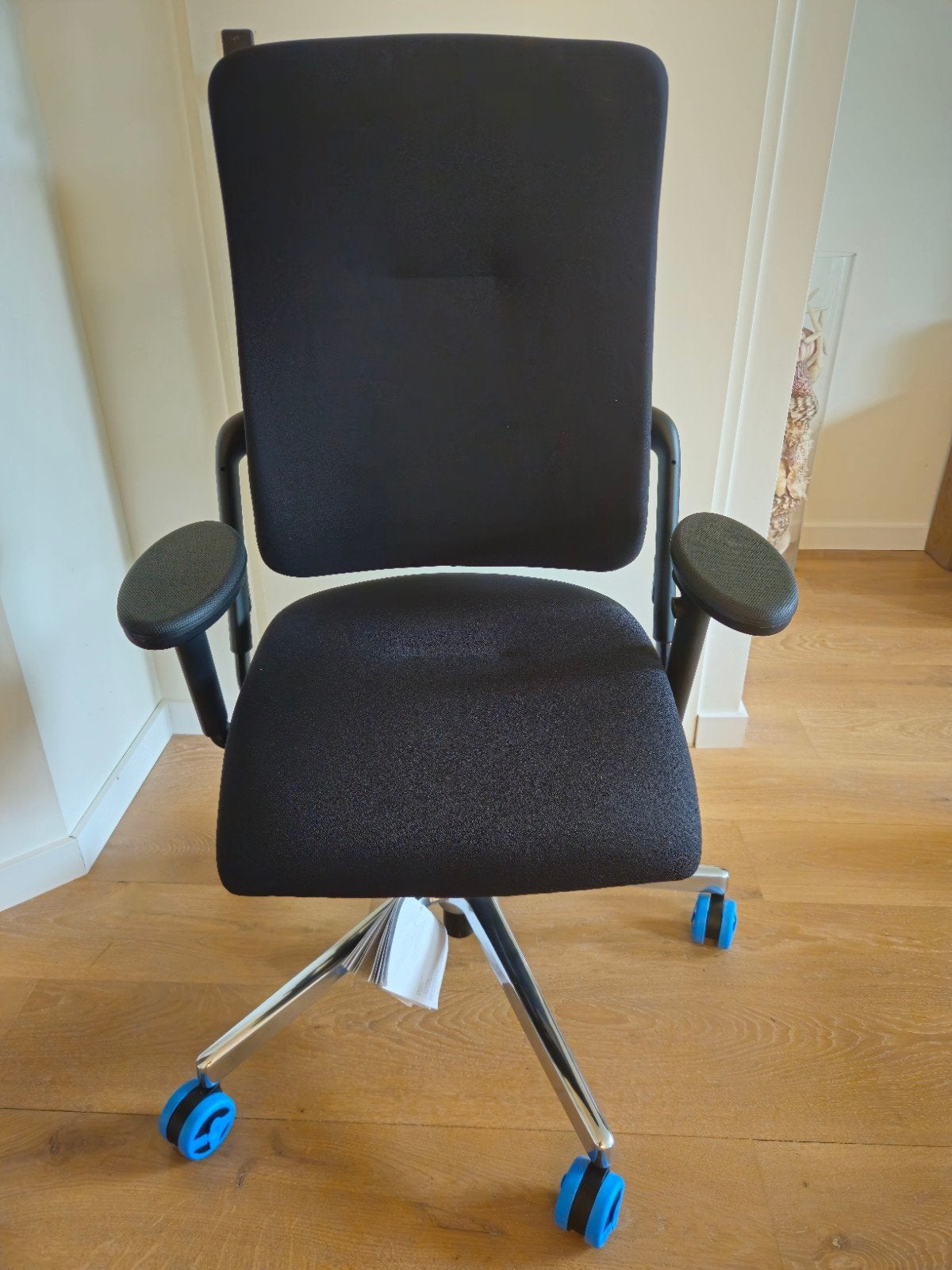 Nieuwe ergonomische bureaustoel Xenium, Ophalen, Ergonomisch, Nieuw, Zwart
