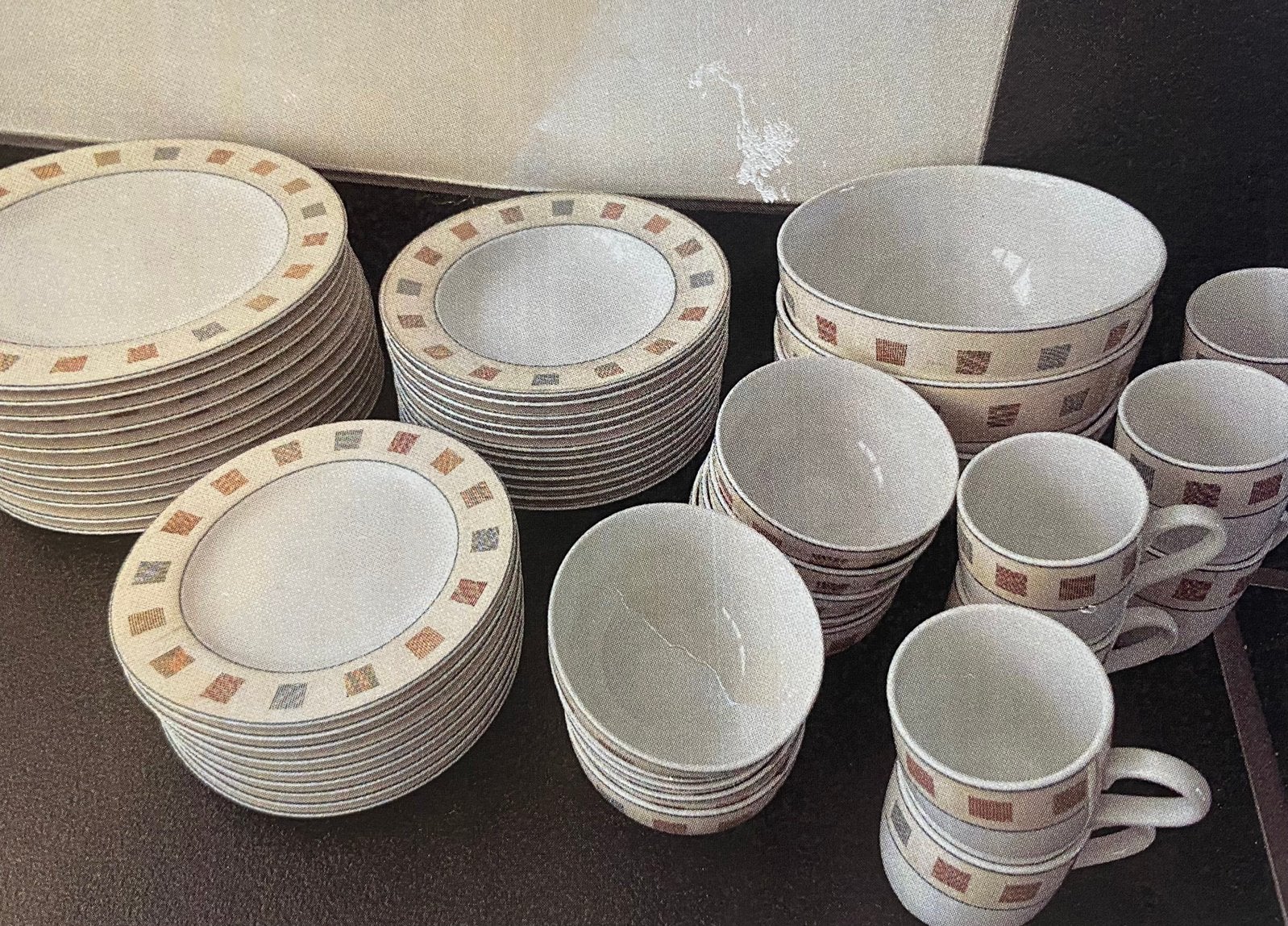 Servies van Royal Porcelain - 53-delig, Huis en Inrichting, Keuken | Servies, Ophalen, Gebruikt, Overige merken, Overige stijlen