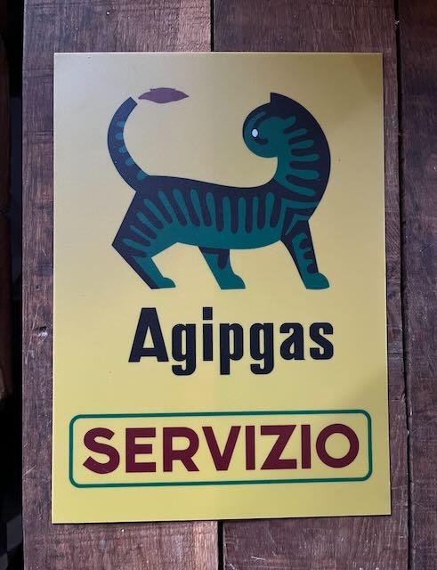 AGIP GAS Servizo reclamebord 25x35 Cm, Ophalen of Verzenden, Zo goed als nieuw, Reclamebord