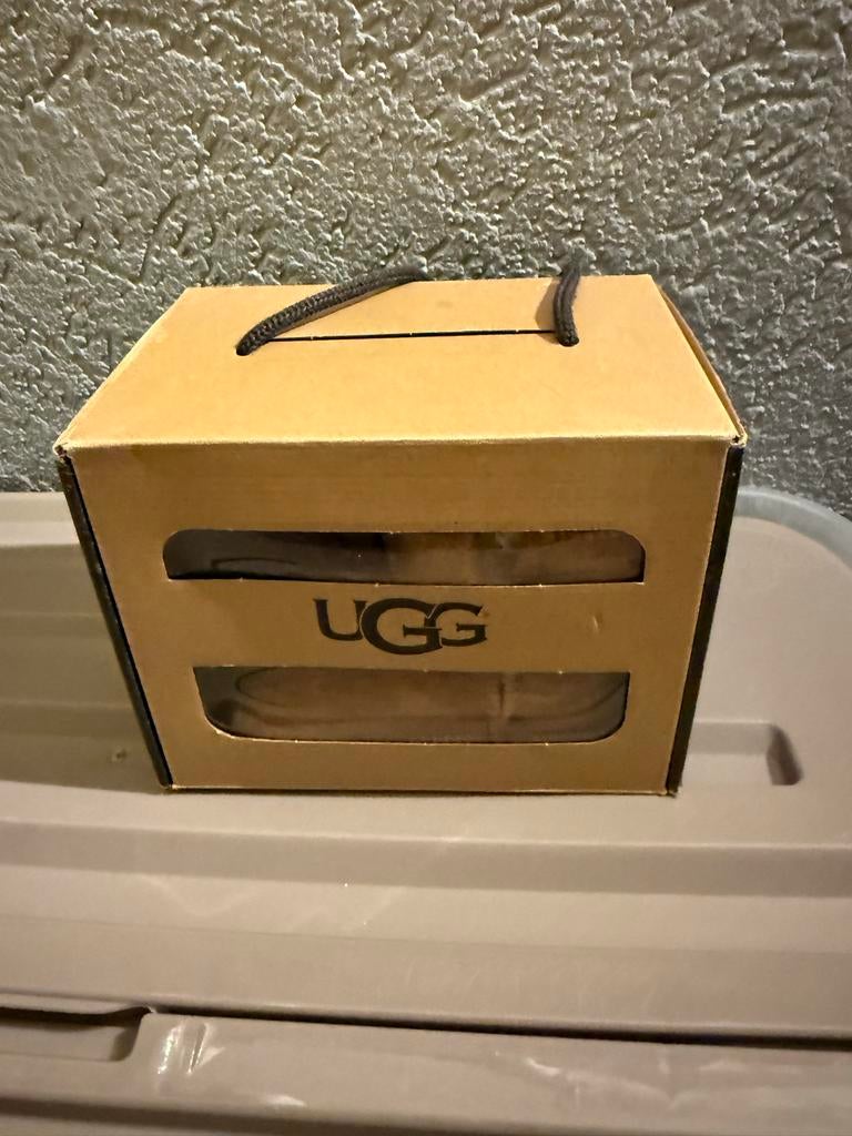 Gloednieuwe UGG Ierin baby laarsjes - Maat 17/18, Ophalen of Verzenden, Nieuw, Jongetje of Meisje, Laarsjes