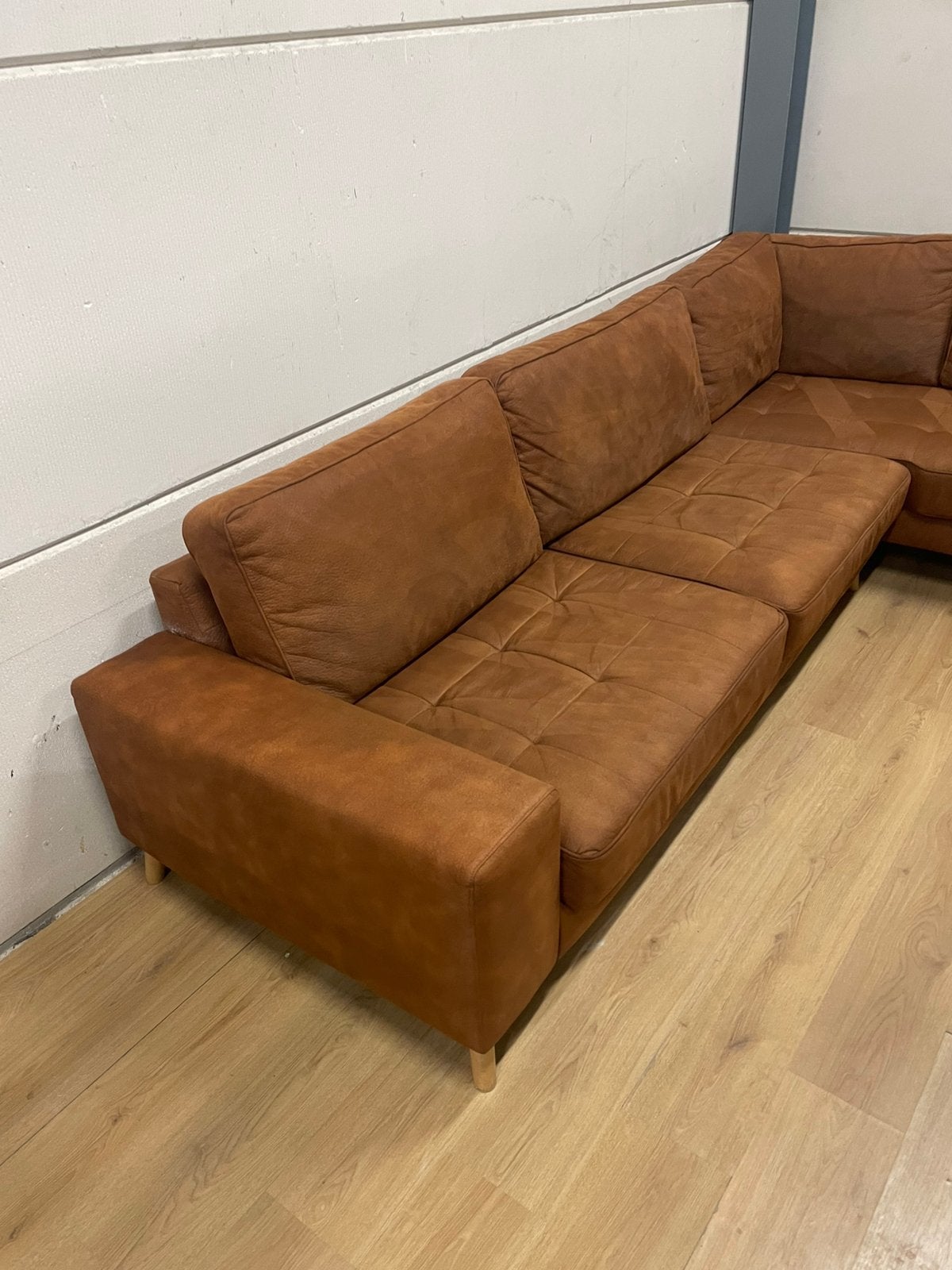 Mooie luxe suede cognac bruine hoekbank - GEREINIGD!!!, Huis en Inrichting, Ophalen, Luxe, Hoekbank, 300 cm of meer