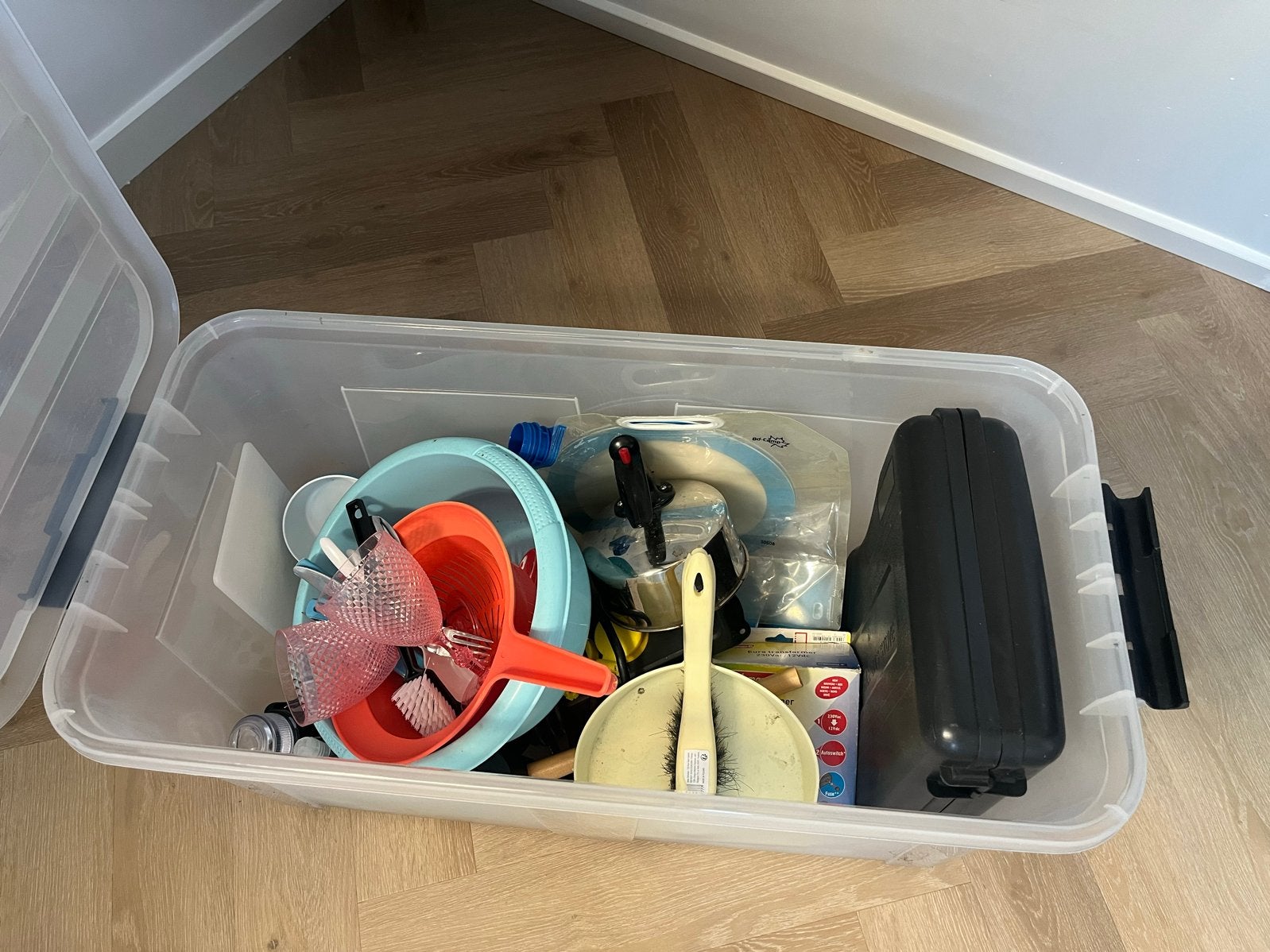 Doos met diverse kampeerspullen, Ophalen, Gebruikt