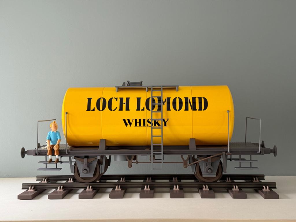 Loch Lomond Moulinsart Kuifje + stripboeken, Ophalen of Verzenden, Kuifje, Zo goed als nieuw, Beeldje of Figuurtje