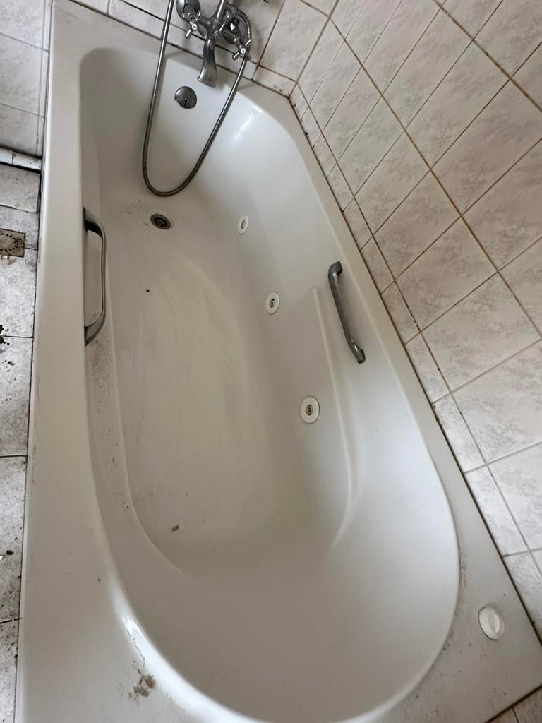 werkend bubbelbad met kraan, Ophalen, Zo goed als nieuw