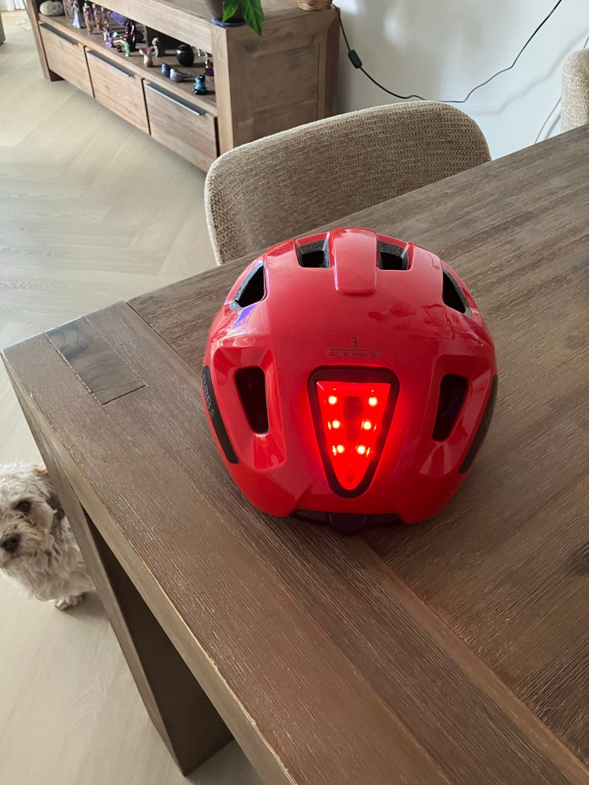 BBB Fietshelm rood met LED-achterlicht, Ophalen, Zo goed als nieuw, Overige maten, Heer of Dame