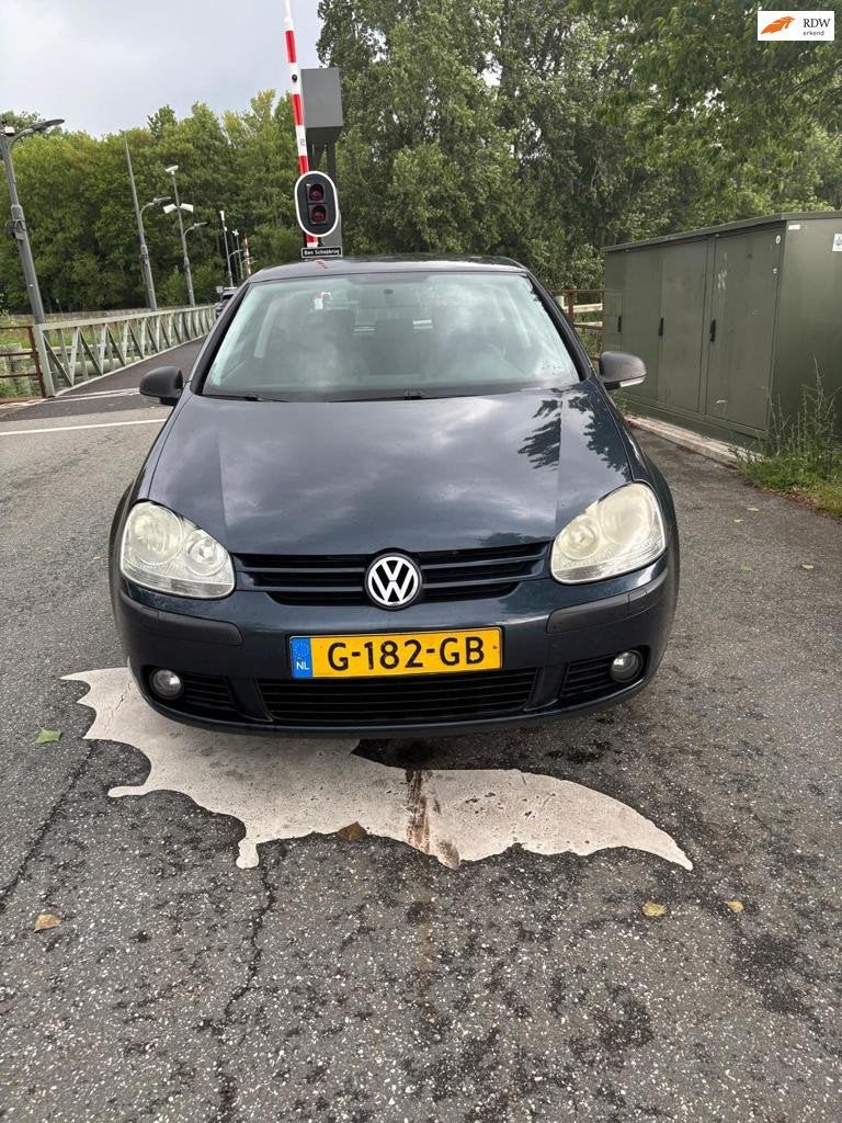 Volkswagen Golf 1.6 Trendline, Voorwielaandrijving, Gebruikt, 4 cilinders, Blauw