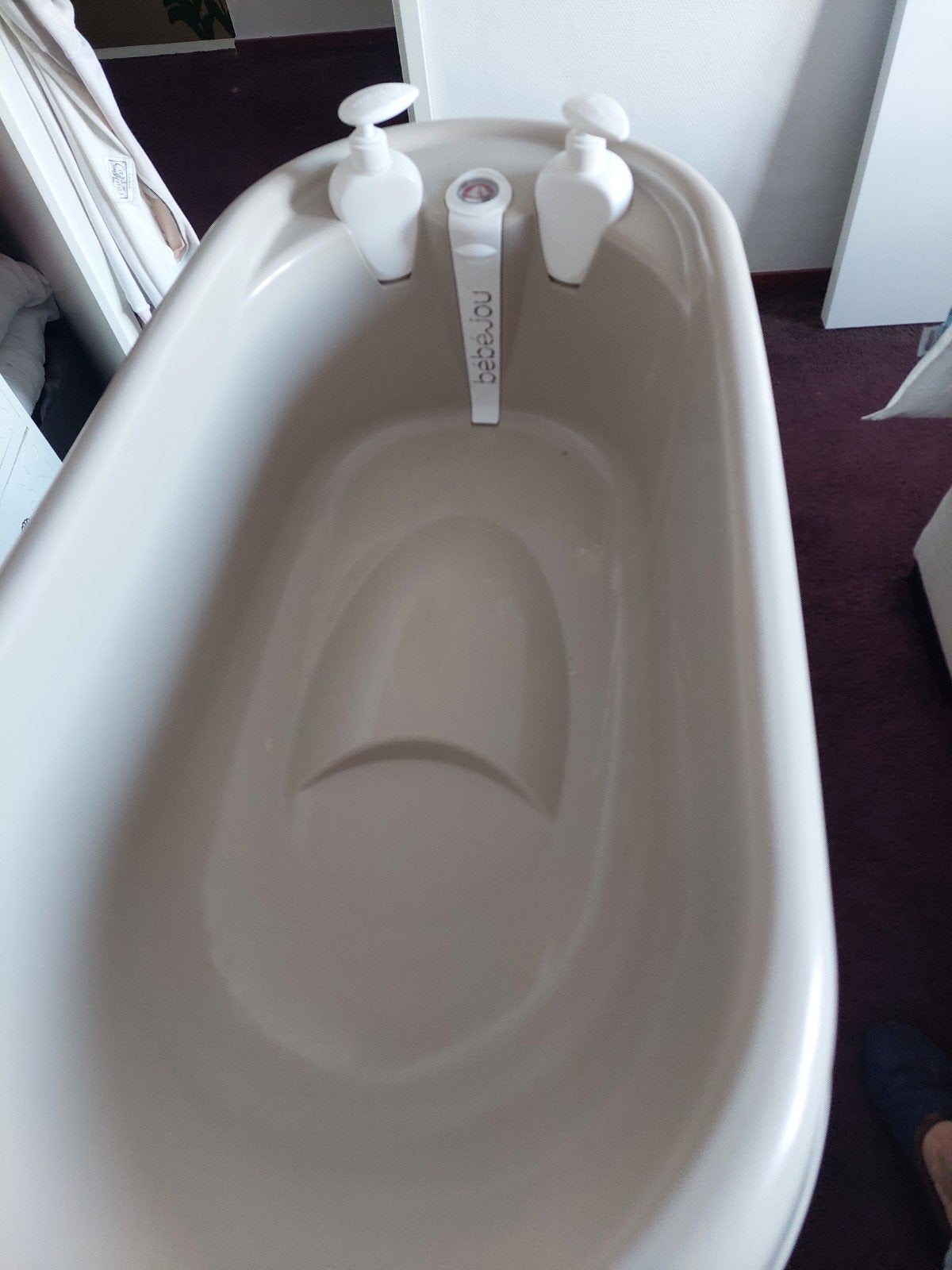 Bébé-jou babybadje met standaard en badzitje, Kinderen en Baby's, Badjes en Verzorging, Ophalen of Verzenden