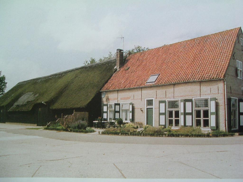 Oude boerderijen in Zeeland, deel 2., Boeken, Geschiedenis | Stad en Regio, Gelezen, 19e eeuw, Ophalen of Verzenden, W. van IJsseldijk