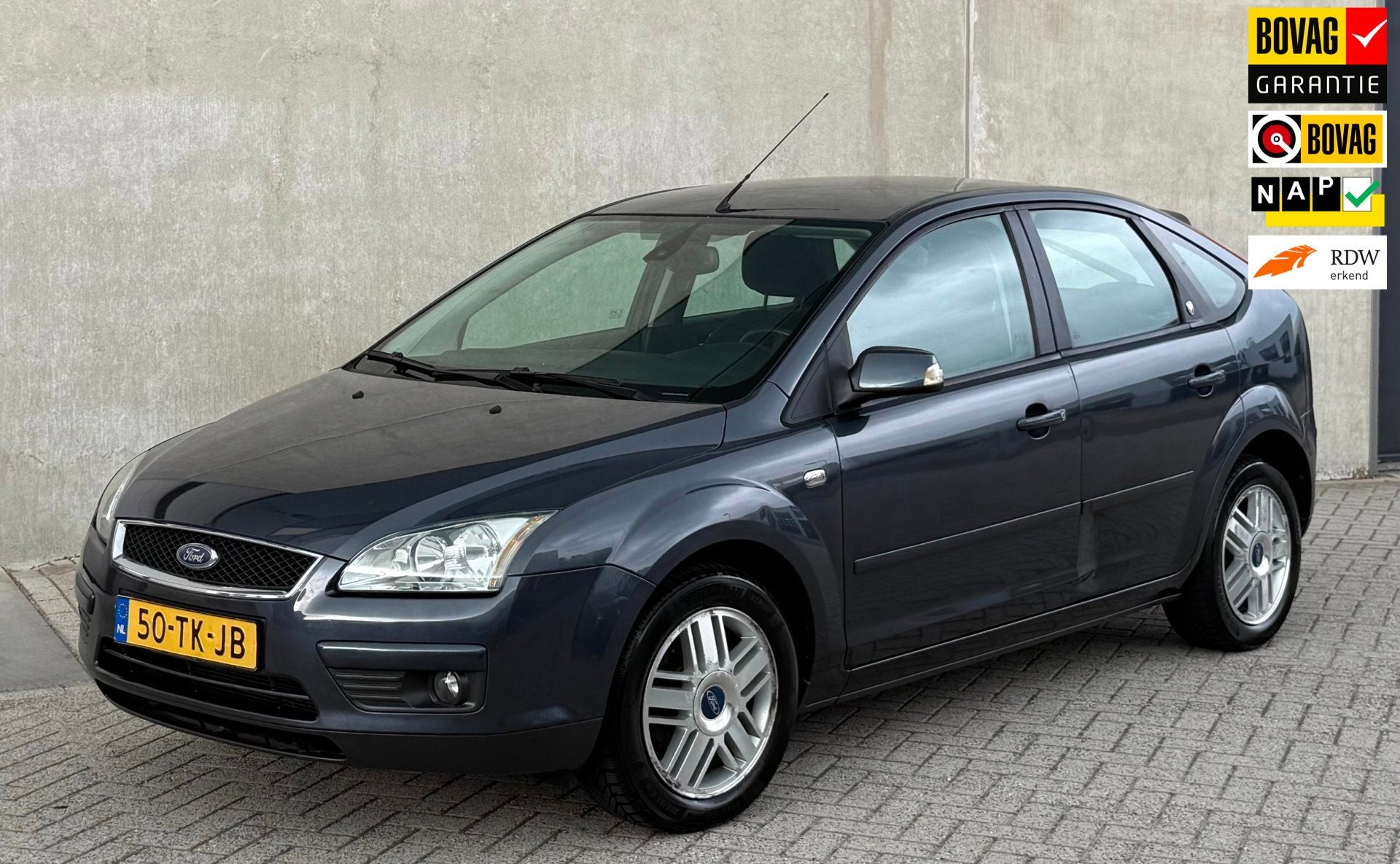 Ford Focus 1.6-16V Ghia 2006 Grijs NAP|AIRCO|TREKHAAK, 1596 cc, 4 cilinders, 116 pk, Origineel Nederlands