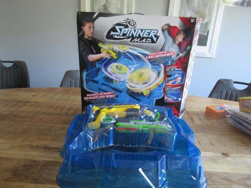 Spinner M.A.D. Deluxe Battle Pack - Thunder vs Sandstorm, Kinderen en Baby's, Speelgoed | Overig, Zo goed als nieuw, Jongen of Meisje