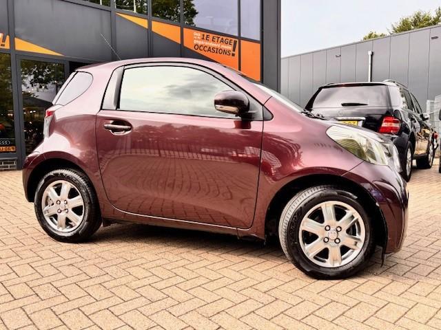 Toyota IQ 1.0 VVTi Aspiration/leder/stoelverw/lm velgen/zeer, Auto's, Toyota, Gebruikt, Overige kleuren, 4 stoelen, Handgeschakeld