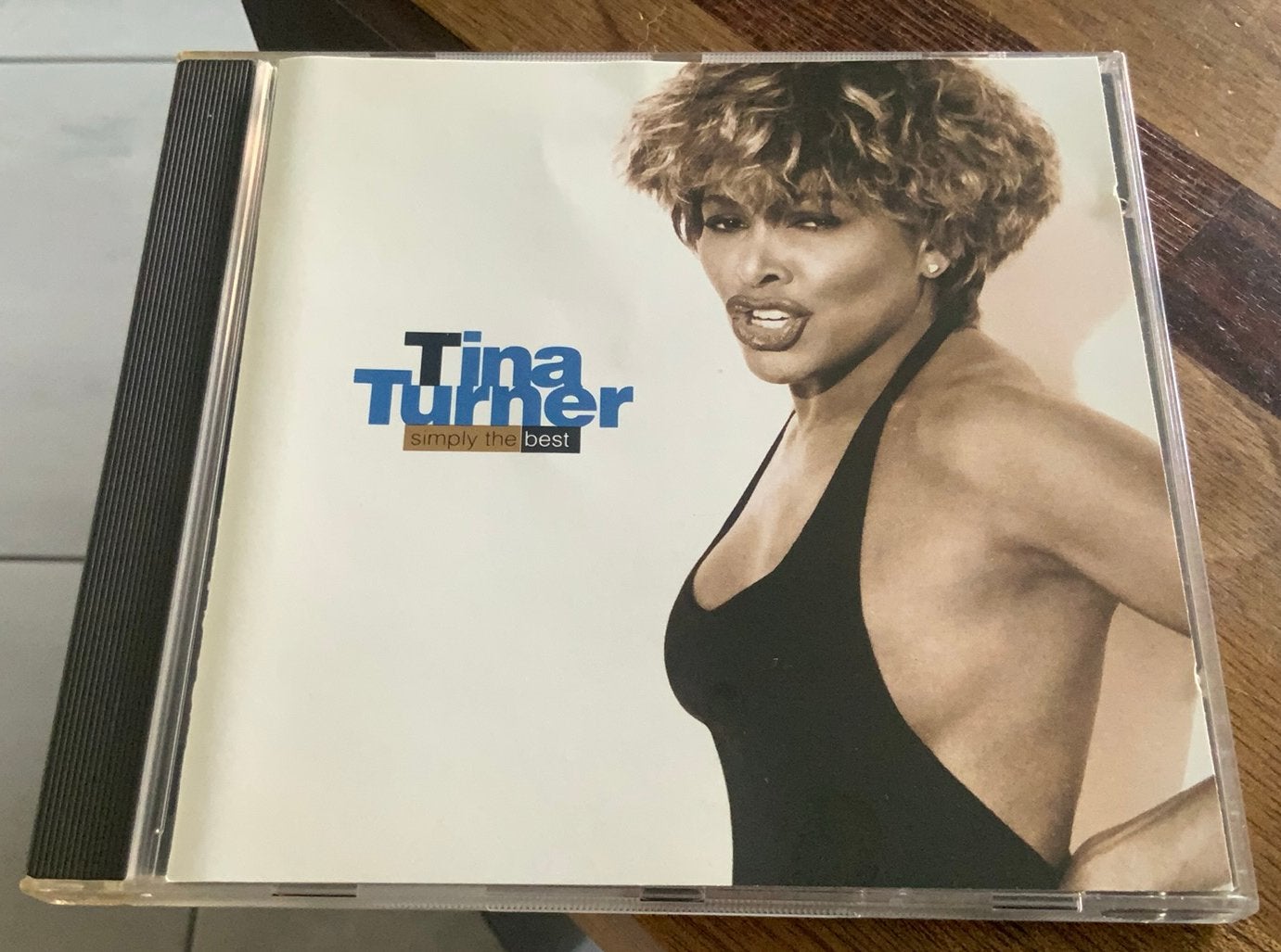 CD TINA TURNER SIMPLY THE BEST 1991 CAPITOL HOLLAND, Gebruikt, Inclusief doosje, Album, Verzenden