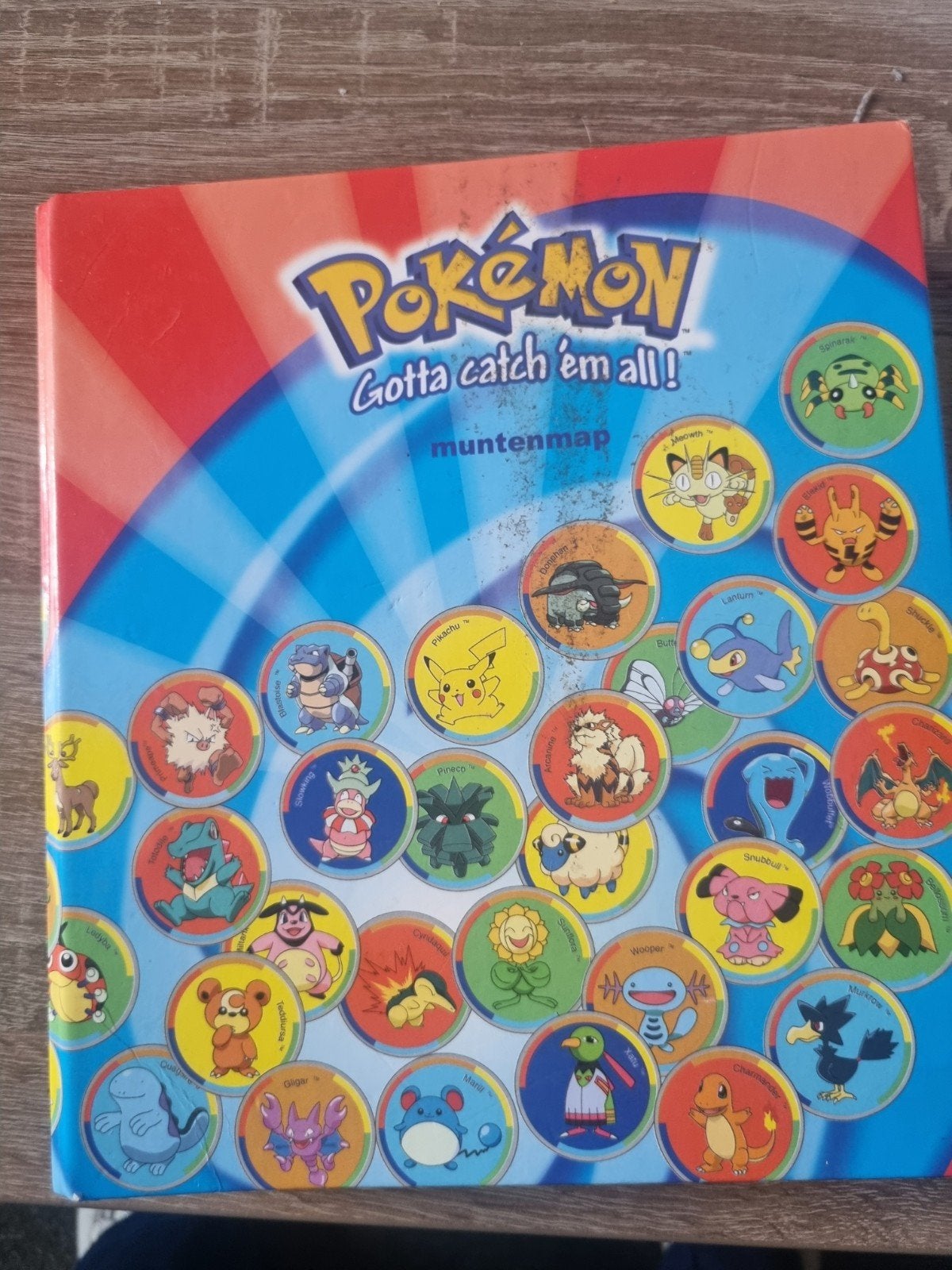 Pokémon munten verzamelmap met 30+ munten, Hobby en Vrije tijd, Verzamelkaartspellen | Pokémon, Ophalen of Verzenden, Gebruikt