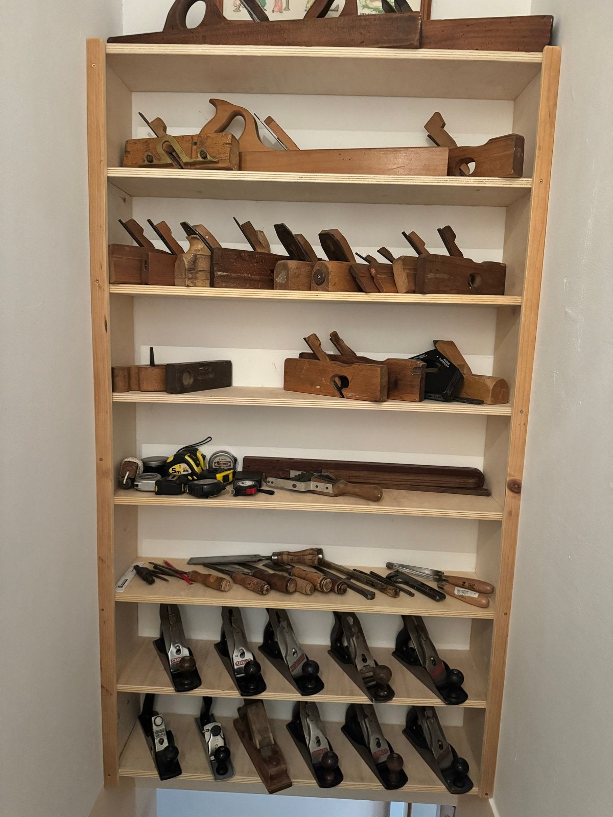 Kast vol oud gereedschap, waaronder 8 Stanley schaven, Antiek en Kunst, Ophalen