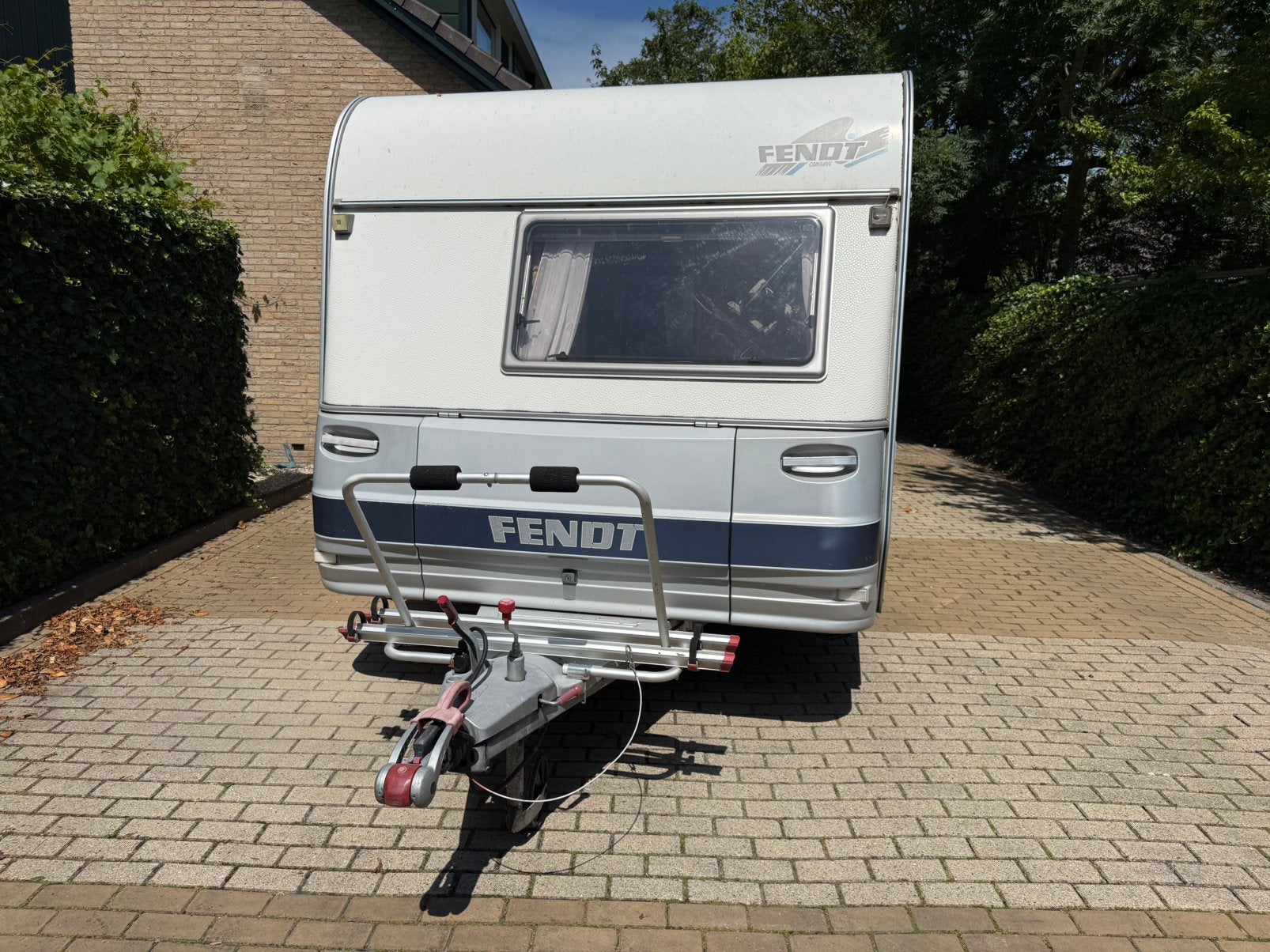 Fendt Saphir 470 met mover, vaste luifel, en voortent, Caravans en Kamperen, Mover, Rondzit, Particulier, Tot en met 4